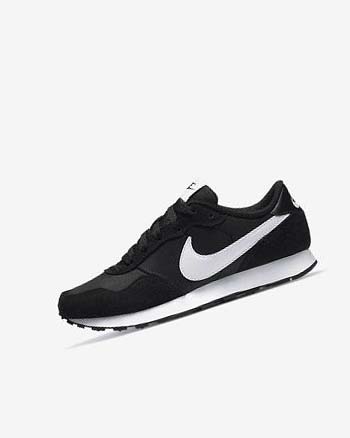 Buty Chłopięce Nike MD Valiant Czarne Białe | PL_4875
