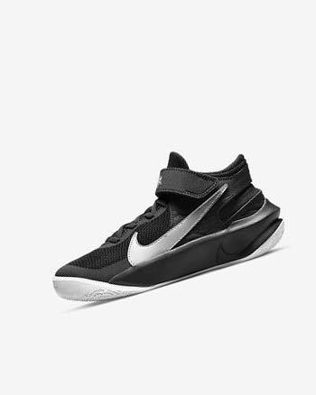 Buty Do Koszykówki Chłopięce Nike Team Hustle D 10 FlyEase Czarne Białe Metal Srebrne | PL_4951