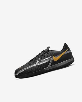 Buty Piłkarskie Chłopięce Nike Jr. Phantom GT2 Academy IC Czarne Metal Złote Ciemny Szare Metal Ciemny Szare | PL_2531